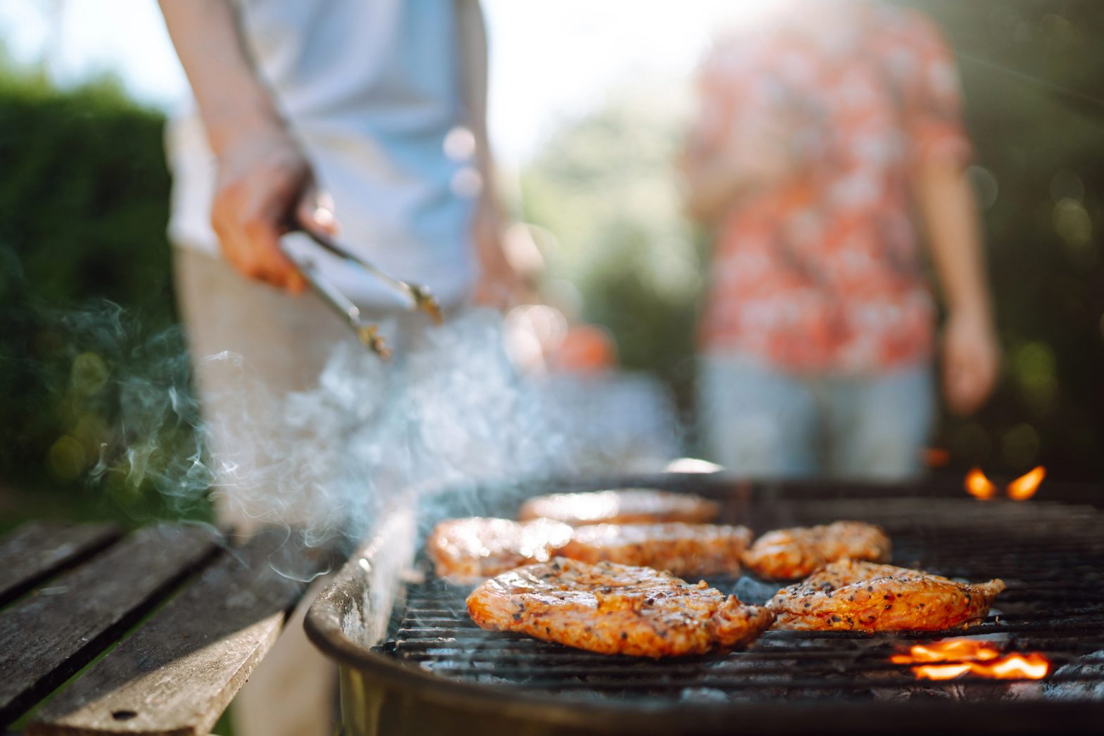 Jaka podpałka do grilla - którą wybrać i dlaczego ma to znaczenie